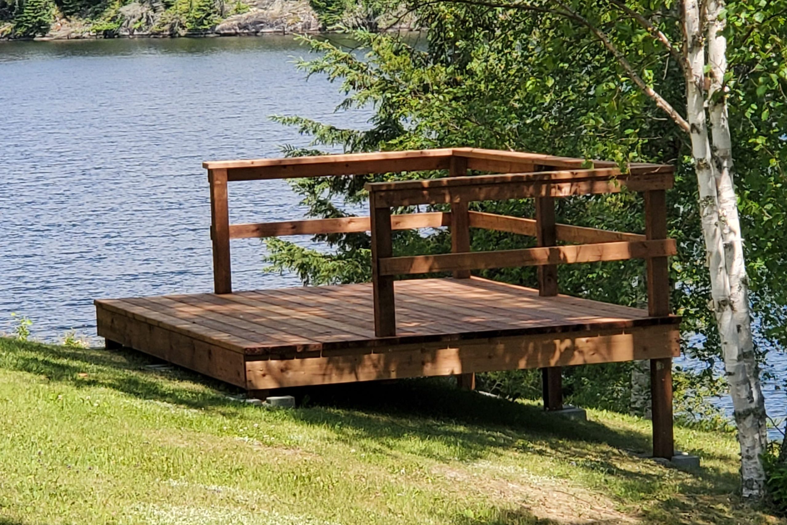 Freestanding deck